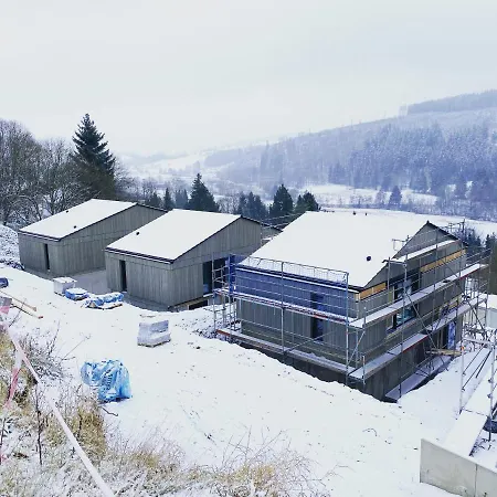 Sauerland Lodge - Haus X & Haus Juliana בית נופש
